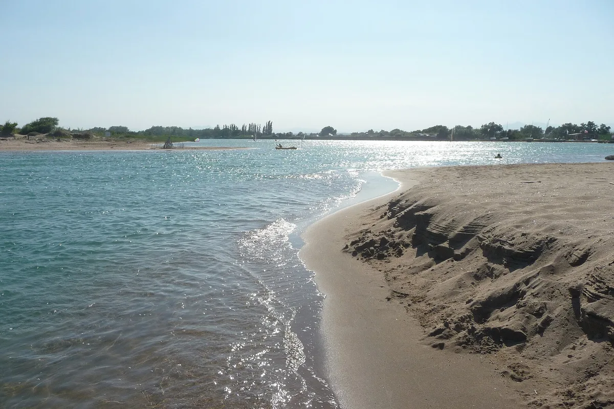 Playa de Sant Pere Pescador, Sant Pere Pescador, Catalonia, España — 6