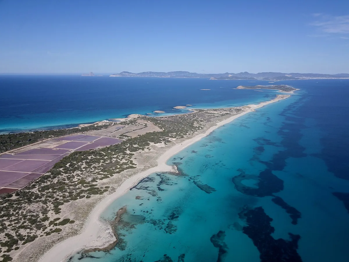 Playa de Ses Salines, Sant Josep de Sa Talaia, Balearic Islands, España — 2