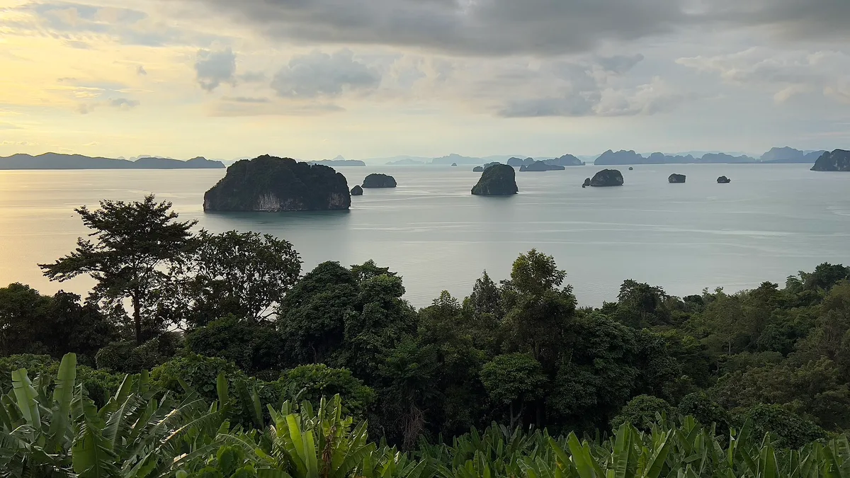 Khao Thong-Strand, Mueang Krabi, Andaman Sea Coast, Thailand — 3
