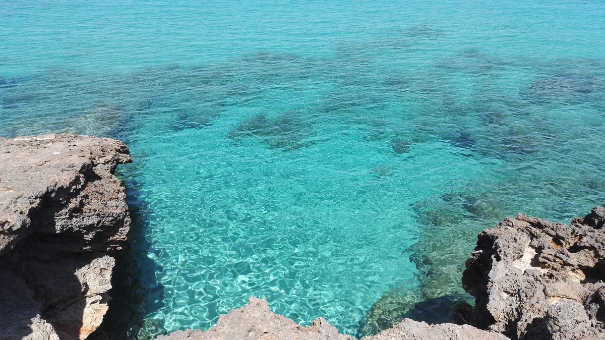 Playa de S'Illot d'es Rencli, Sant Joan de Labritja, Balearic Islands, España