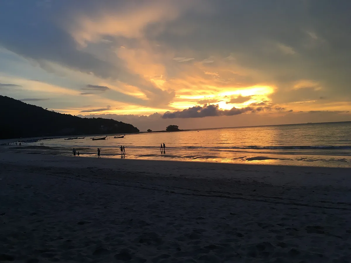 Nai Yang-Strand, Sakhu, Andaman Sea, Thailand — 4