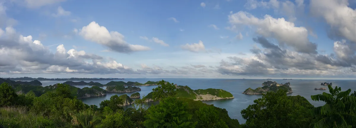 Cát Cò 2-Strand, Thị trấn Cát Bà, Gulf of Tonkin, Vietnam