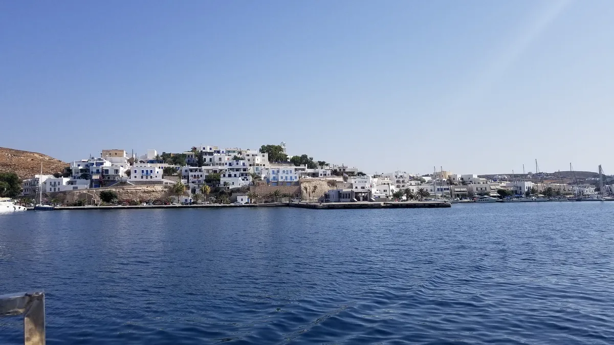 Playa de Adamas, Milos, Cyclades, Grecia — 3
