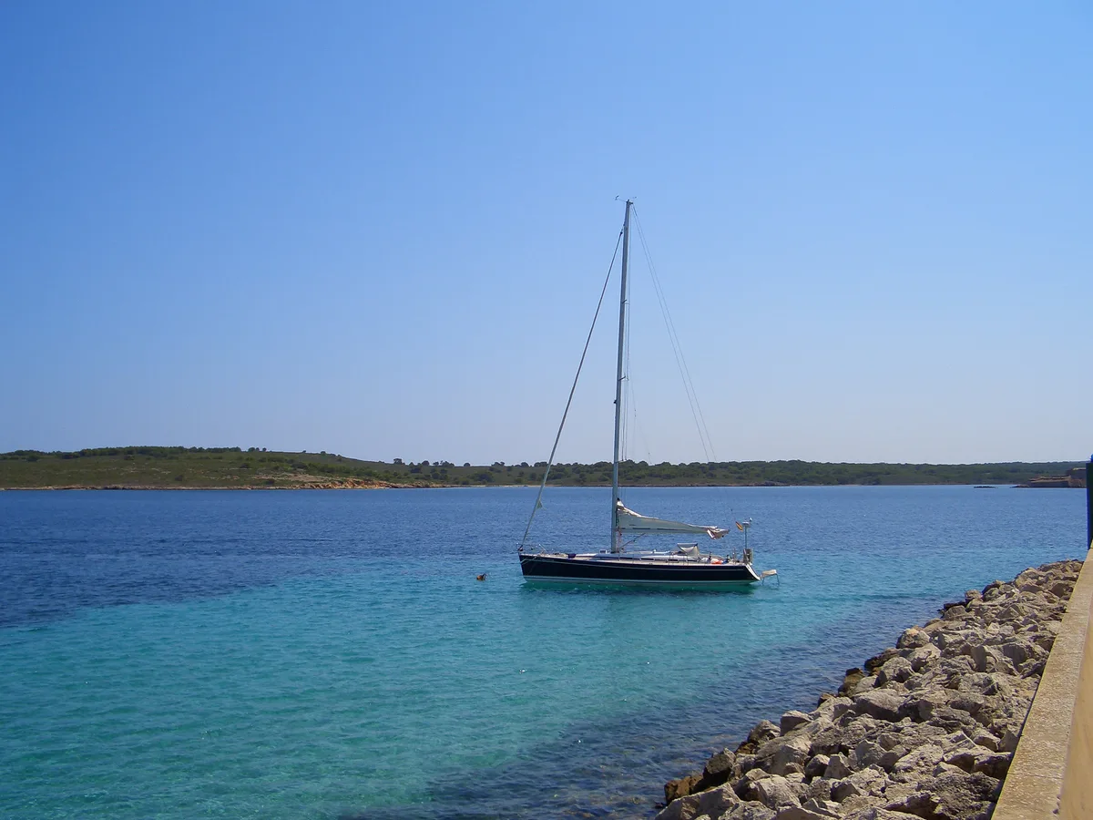 Plage de Cala Fornells, Es Mercadal, Balearic Islands, Espagne — 3