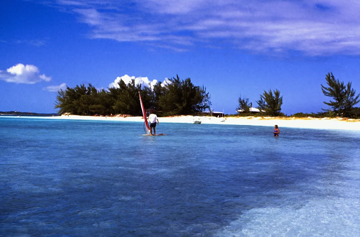 Chat 'N' Chill Beach, George Town, Lucayan Archipelago, Bahamas — 3