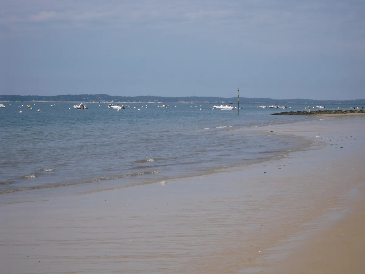 Plage du Moulleau, Arcachon, Nouvelle-Aquitaine, France — 4